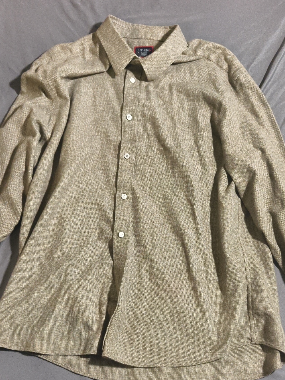 UNTUCKit Men's Casual Button-Down Shirt in Light Tan Heather